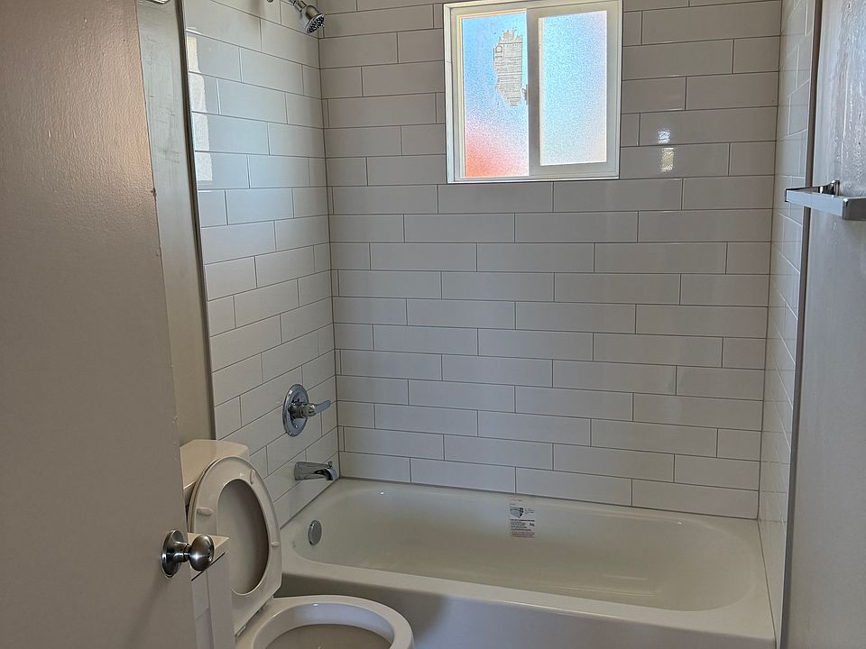 1st image of 1186 W Kings Ln #3