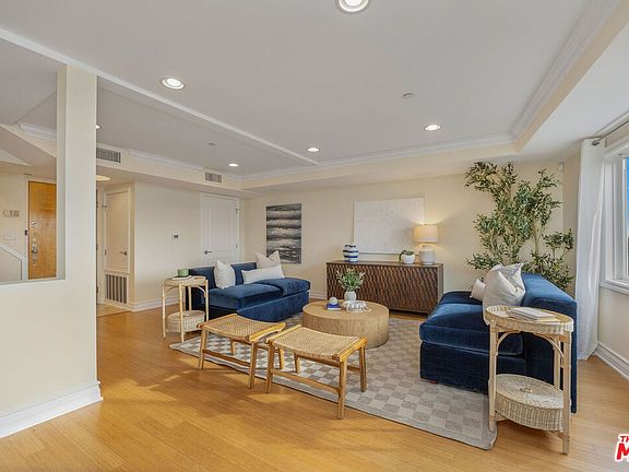 4th image of 10417 Louisiana Ave #Penthouse 4