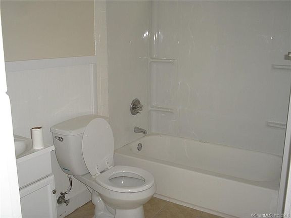 5th image of 464-466 Colorado Ave