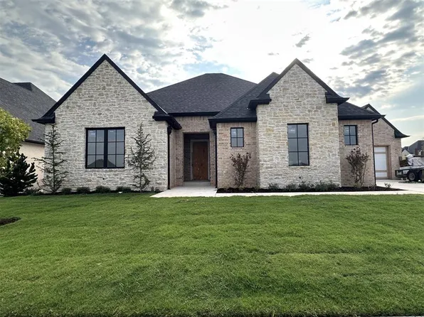 3108 Gold Finch Dr, Edmond, OK 73012