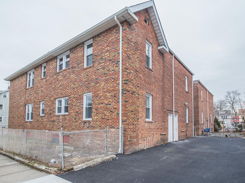 2nd image of 27 Rutledge Ave