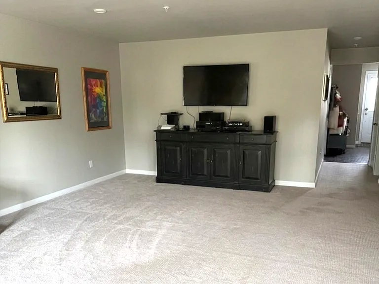 Spacious first floor with plenty of room with many options