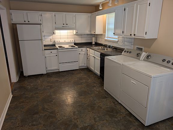 3rd image of 747 Cricketwood Ln
