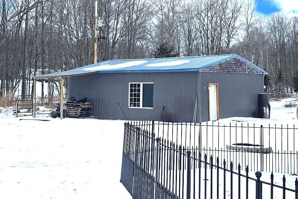 2nd image of 175 Mott Town Rd