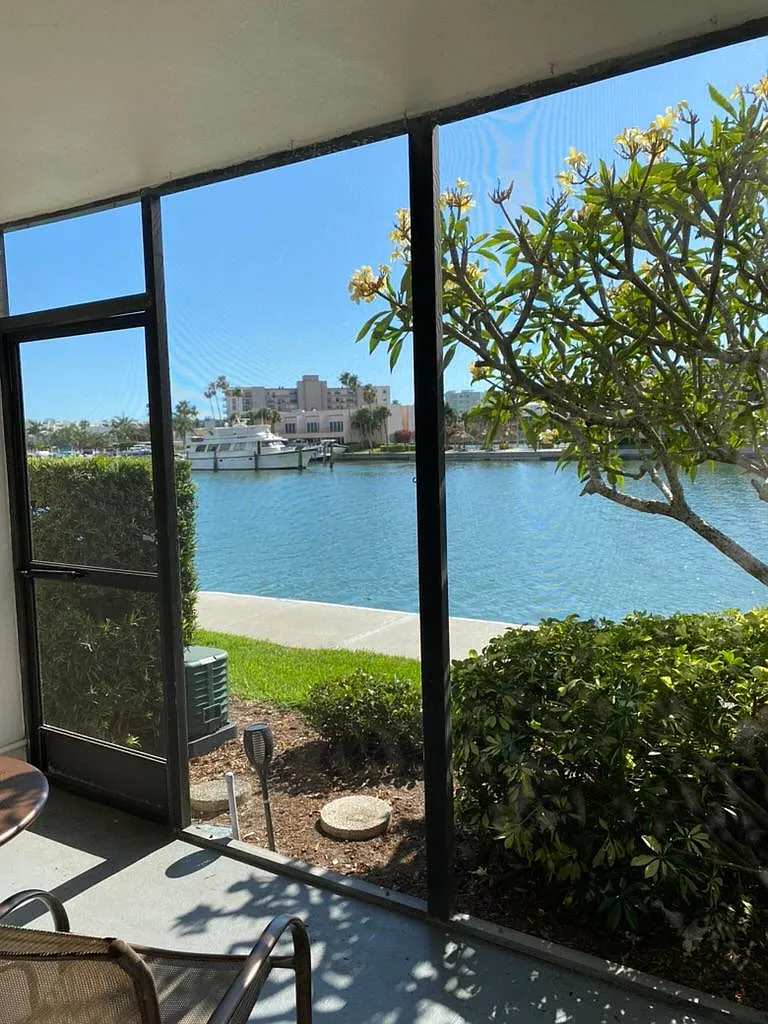 7540 Bay Island Dr S — Photo 2