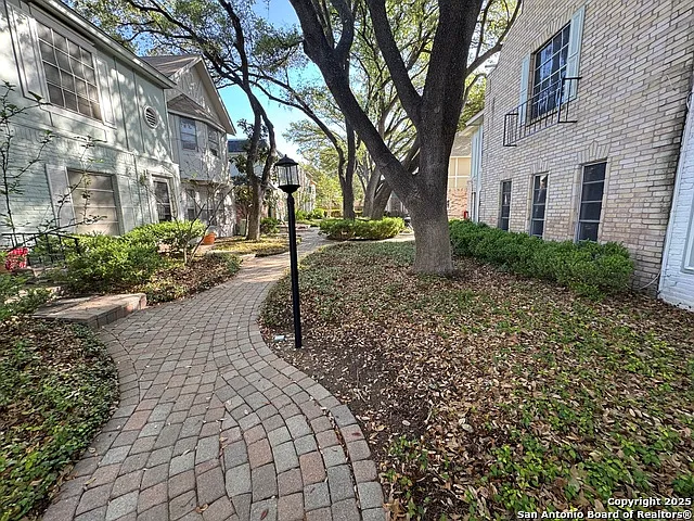2811 Woodbury Dr #201 — Photo 3