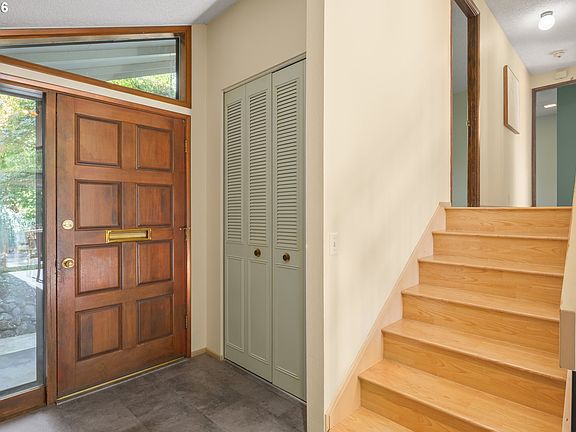 3rd image of 2760 Malibu Way