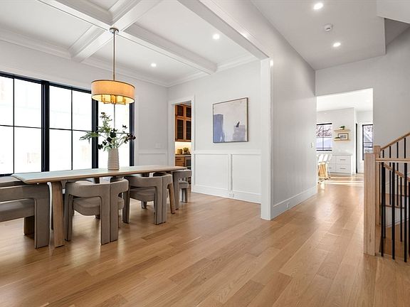 5th image of 190 Brookline St