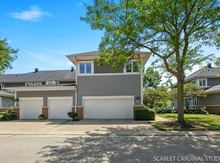 23 Mashie Ct, Woodridge, IL 60517