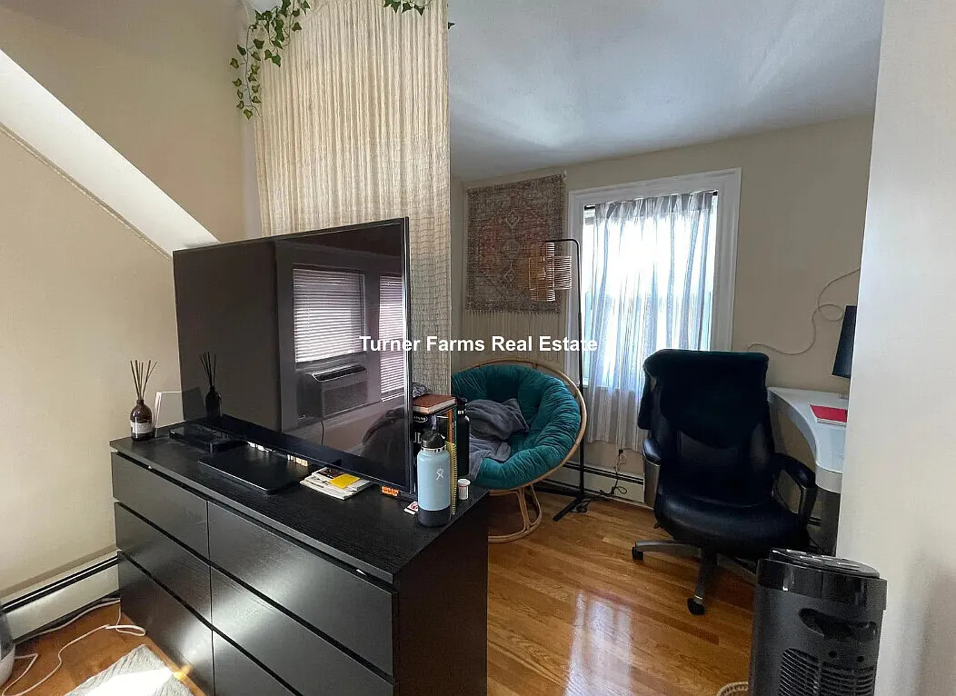12 Berwick Rd — Photo 3