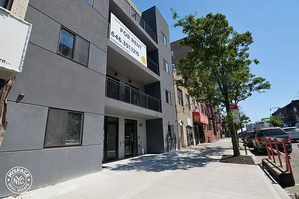 Rented by MySpaceNYC | media 24