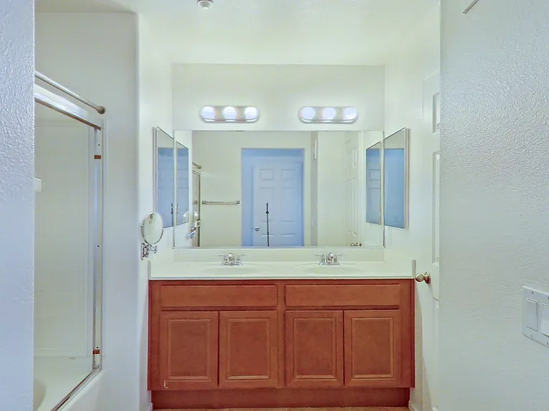 16911 Bixby St #21 — Photo 15
