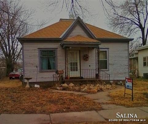 1st image of 611 W Walnut St