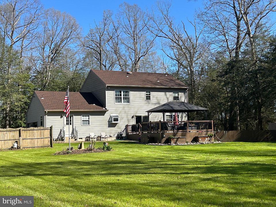 2nd image of 563 Crow Pond Rd