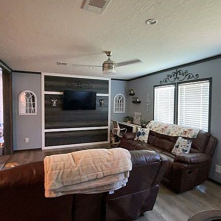 2nd image of 138 Canary Cir