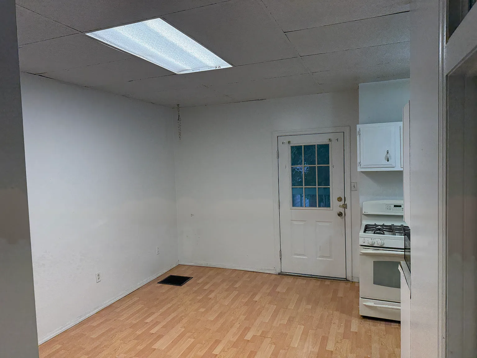 250 Park Rd — Photo 2