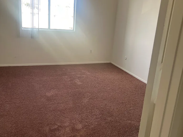 Lennox Lanai Apartments — Photo 48