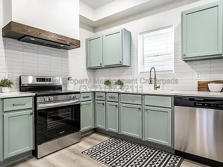 849 N Oakland Ave — Photo 17