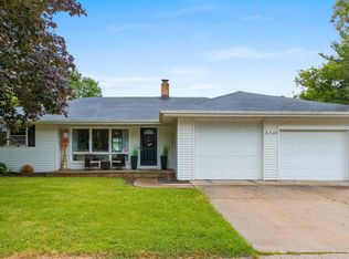1420 Ridgeway Dr, De Pere, WI 54115