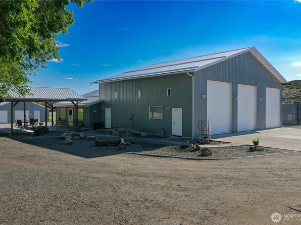 46 Shumway Road, Omak, WA 98841