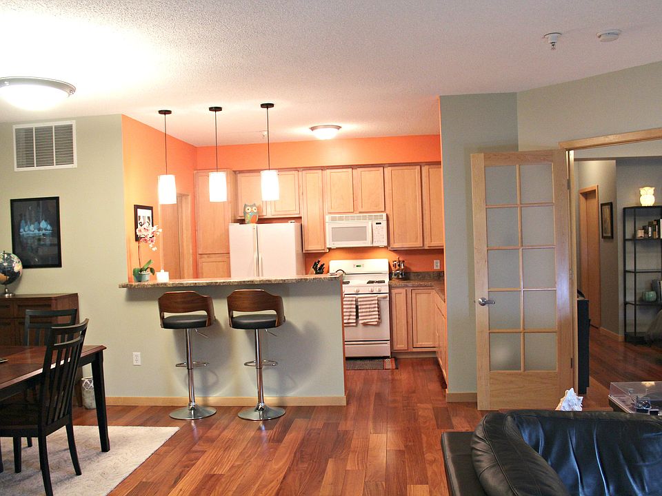 1st image of 820 Emerald St APT 103