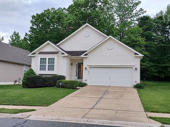 2nd image of 19 McArthur Ln