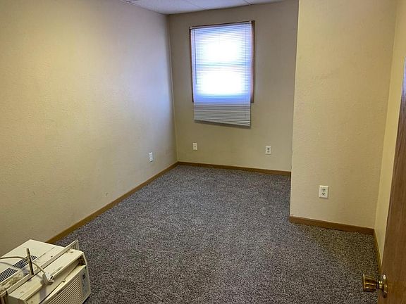 2nd image of 622 N 3rd St APT 6