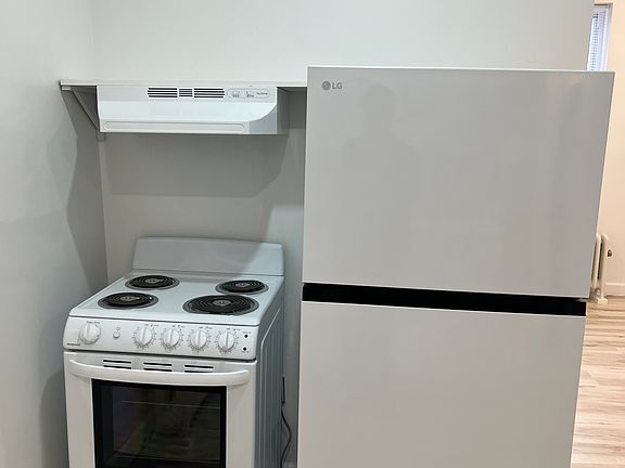 3rd image of 3078 37th St APT 1F
