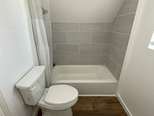 2 bed, 1000 sqft, $1,600 — Photo 4