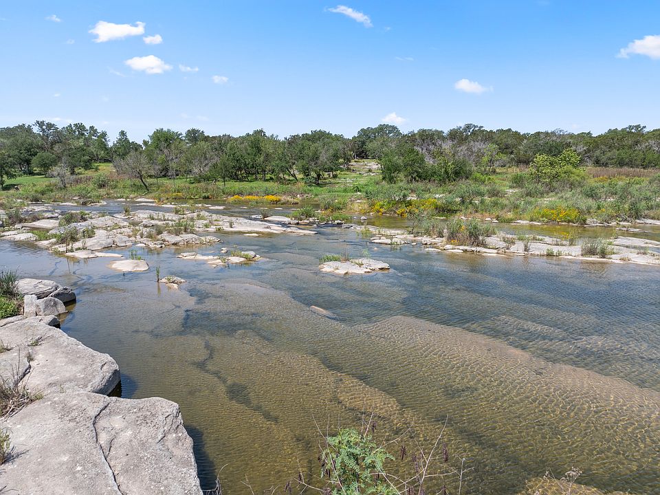 1st image of 425 Pedernales Oaks Dr