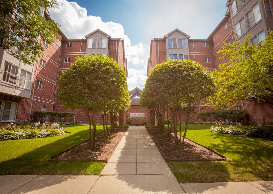 1st image of 27 E Hattendorf Ave Unit 511