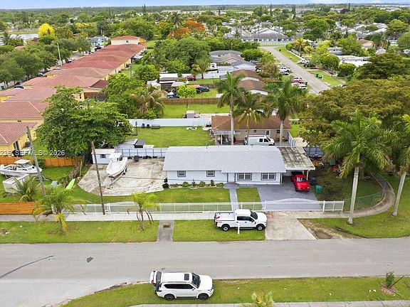 5th image of 300 SW 8th Ave