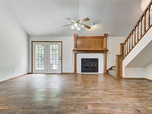 4th image of 11700 Hollyrock Dr