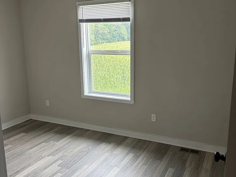 1356 S Main St — Photo 8
