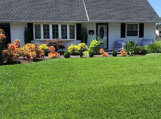 123 Cobalt Cross Rd, Levittown, PA 19057