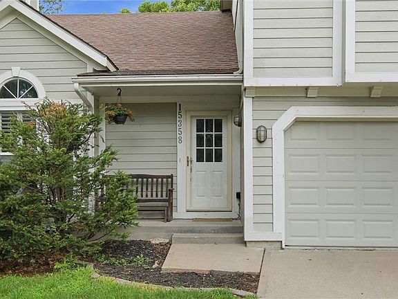 4th image of 15358 Riley St