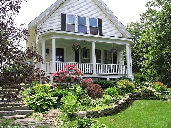 The flowers and the vegetation gardens really make an impression on your senses.