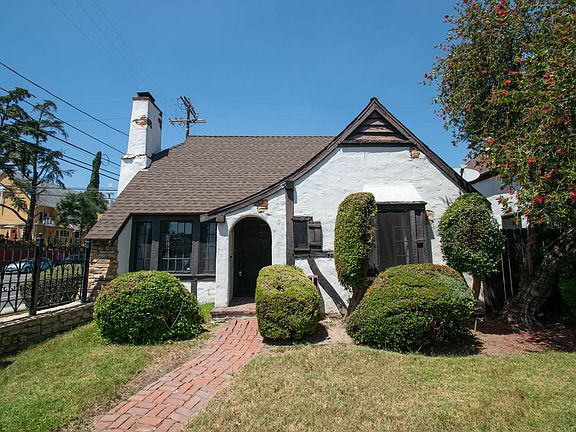 2nd image of 2906 Griffith Park Blvd #29125