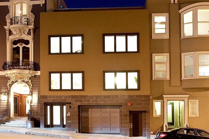 Facade of 2421 Franklin Street
