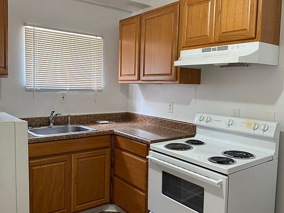 4th image of 4460 Oakwood Rd APT 1