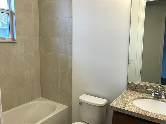 3rd image of 82 Palm Ln