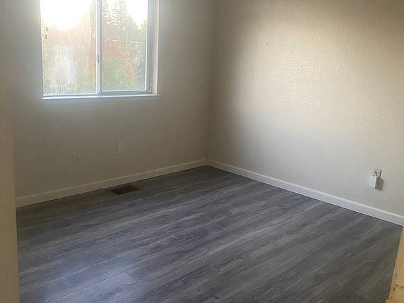 3rd image of 8638 W Chase Ct