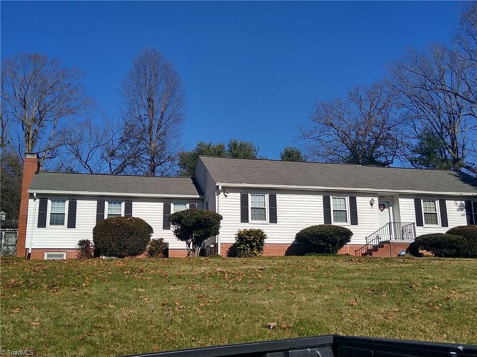 1st image of 217 Greenside Dr