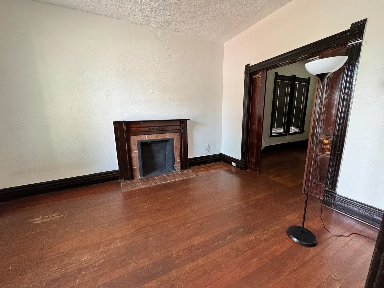 3 bed, 1190 sqft, $2,300 — Photo 4