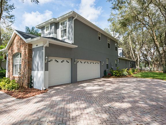 oversized 3 car! Side Entry