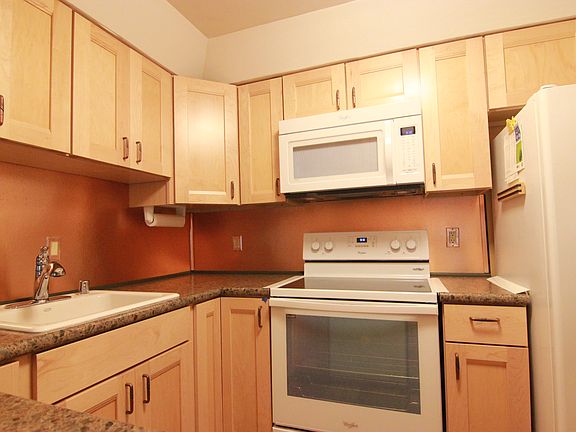 3rd image of 4020 S 158th St APT A