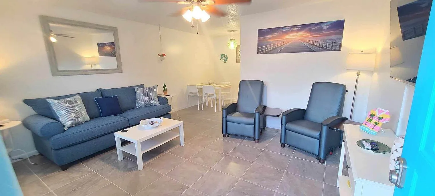 1 bed, 1.0 bath, 656 sqft, $1,913 — Photo 1