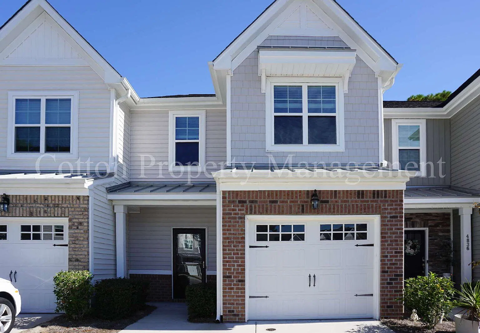 3 bed, 2.5 bath, 1637 sqft, $2,100 — Photo 1