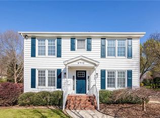 6710 Rosemary Ln, Charlotte, NC 28210