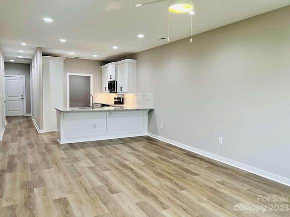 3rd image of 2838 15th Ave